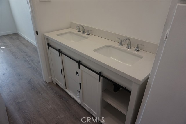 Detail Gallery Image 7 of 10 For 906 Dawson Ave, Long Beach,  CA 90804 - 5 Beds | 3 Baths