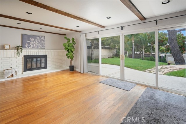 Detail Gallery Image 10 of 36 For 25492 via Dalia, Valencia,  CA 91355 - 5 Beds | 3 Baths