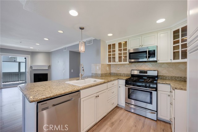 Detail Gallery Image 11 of 44 For 5812 Old Village Rd #212,  Yorba Linda,  CA 92887 - 3 Beds | 2 Baths