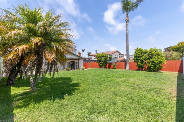 Detail Gallery Image 37 of 44 For 1632 Nelson Avenue, Manhattan Beach,  CA 90266 - 4 Beds | 2/1 Baths
