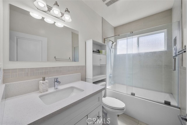 Detail Gallery Image 34 of 44 For 9237 Wakefield Ave #12,  Panorama City,  CA 91402 - 4 Beds | 3/1 Baths
