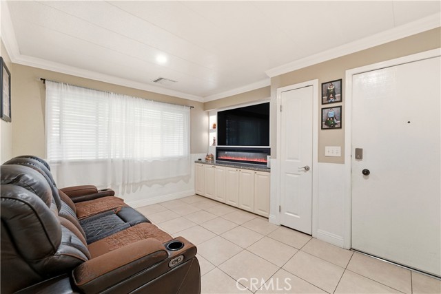 Detail Gallery Image 6 of 10 For 133 Colombo Ln, Tustin,  CA 92780 - 3 Beds | 2 Baths