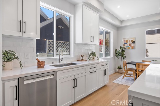 Detail Gallery Image 13 of 47 For 2619 Huntington Ln #B,  Redondo Beach,  CA 90278 - 4 Beds | 3/1 Baths