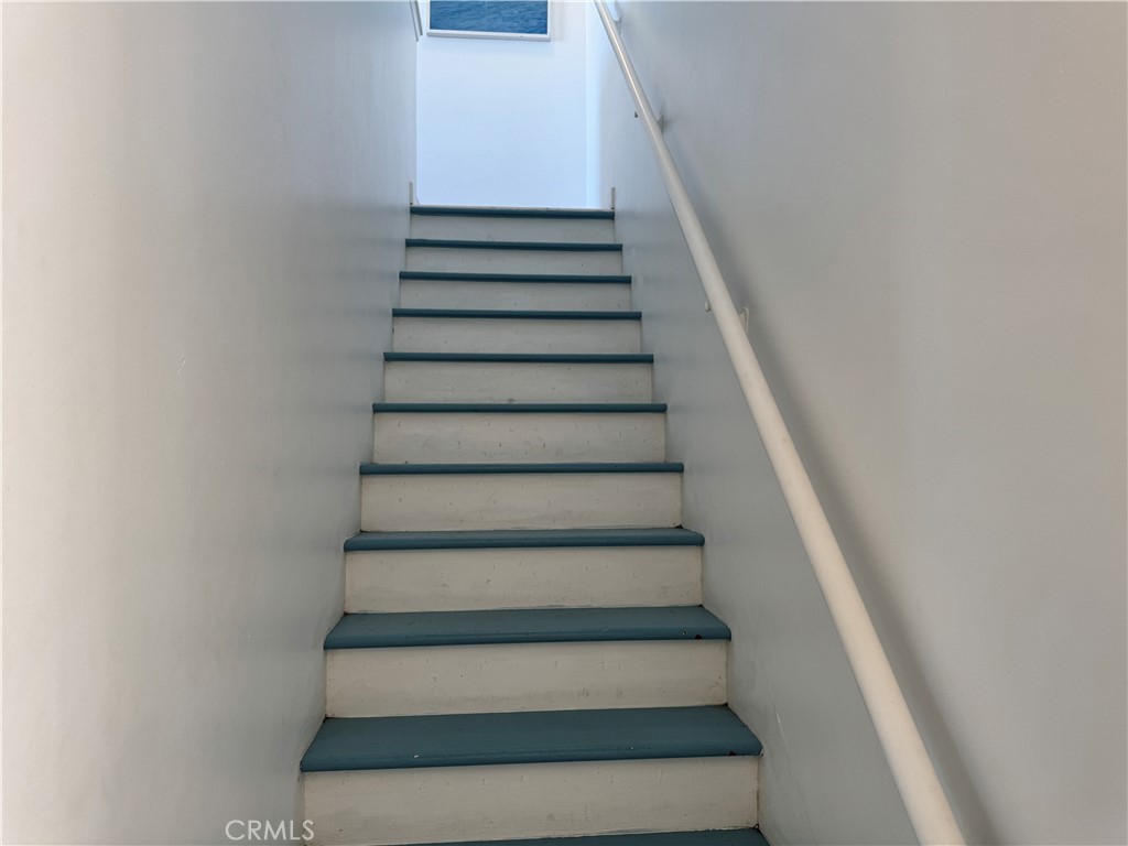 https://media.crmls.org/medias/5d42d389-8460-4620-8acb-e36b28a9e092.jpg?preset=X-Large