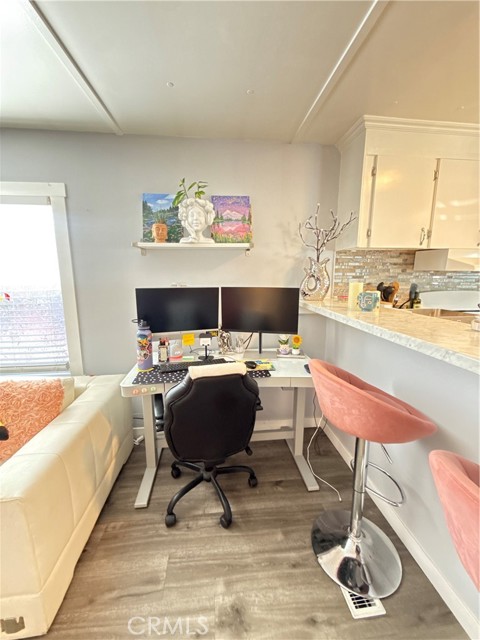 Detail Gallery Image 4 of 7 For 1618 W 132nd #17,  Gardena,  CA 90249 - 1 Beds | 1 Baths