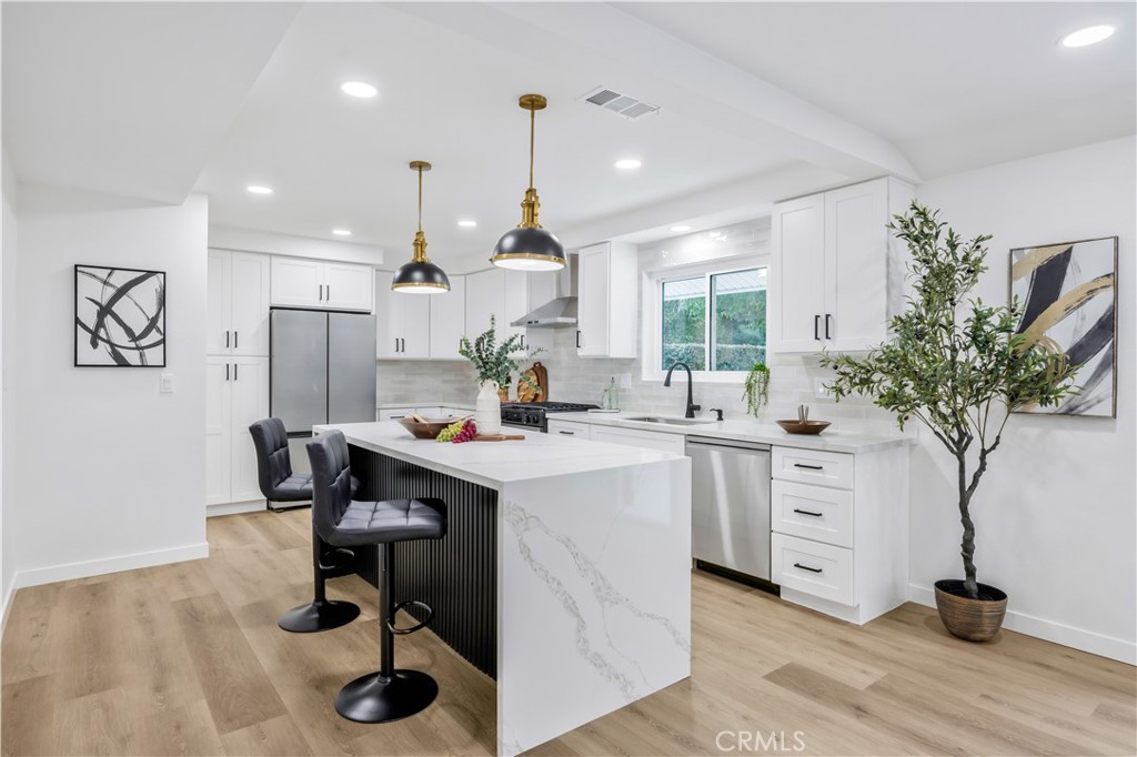 MLS #OC25260126 image #11