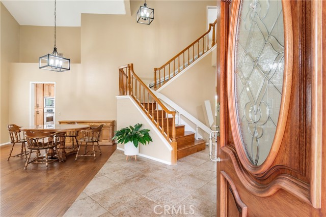 1305 Harvest Circle, Corona CA: https://media.crmls.org/medias/5d44abfa-2542-4b80-98f7-6881048d696d.jpg