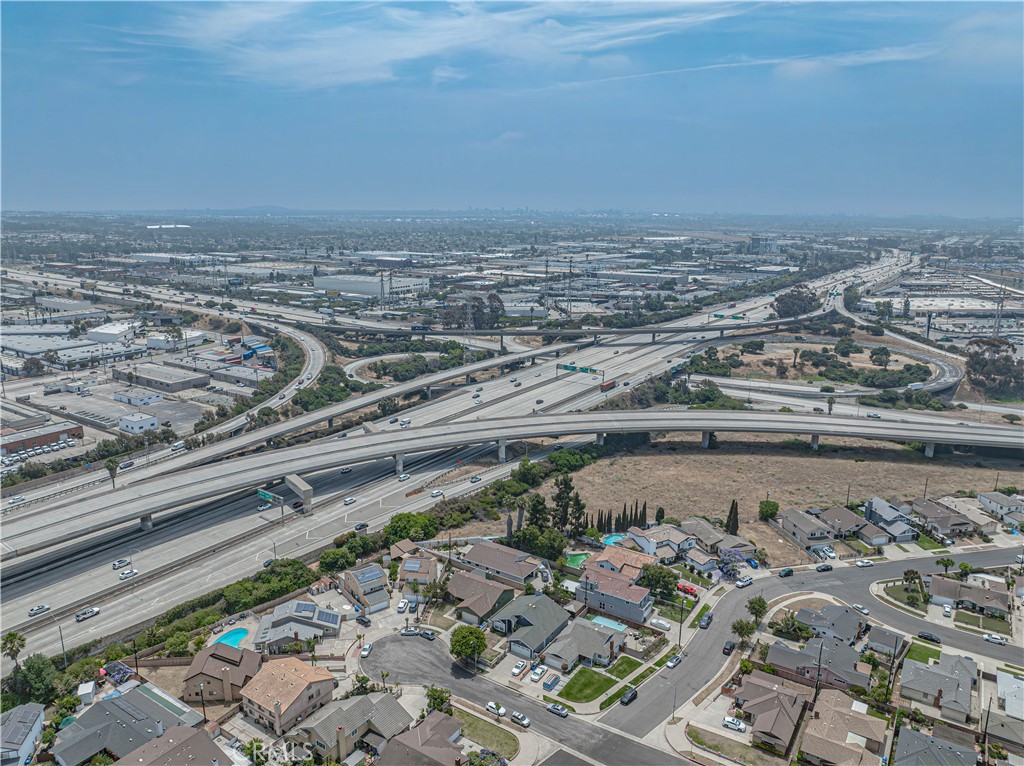 https://media.crmls.org/medias/5d45dd61-e344-42b8-9d1b-a309073f134e.jpg?preset=X-Large