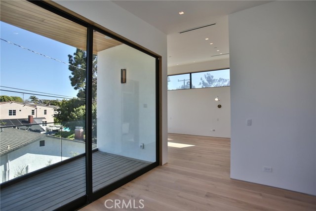 Detail Gallery Image 43 of 64 For 2398 Redlands Dr, Newport Beach,  CA 92660 - 5 Beds | 5/1 Baths