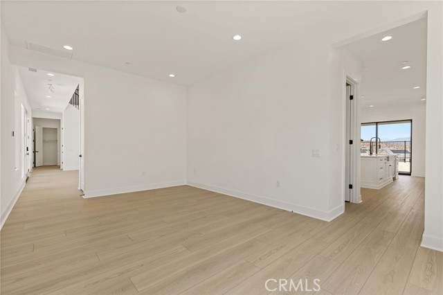 Detail Gallery Image 13 of 41 For 24175 N Camino Cascada, Valencia,  CA 91354 - 5 Beds | 5/1 Baths