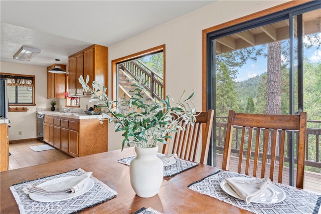 Detail Gallery Image 7 of 41 For 24259 Zurich Dr, Crestline,  CA 92325 - 5 Beds | 3 Baths