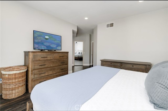 5160 Caminito Exquisito, San Diego CA: https://media.crmls.org/medias/5d47af02-c122-4b10-a97e-7df3105e6c30.jpg