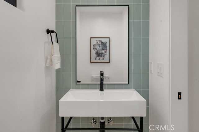 58 66th Place, Long Beach CA: https://media.crmls.org/medias/5d48d96f-8e34-43f9-8426-7e9ad5e074c8.jpg