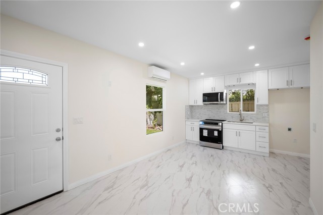 Detail Gallery Image 3 of 11 For 505 Myrtle St a,  Glendale,  CA 91203 - 1 Beds | 1 Baths