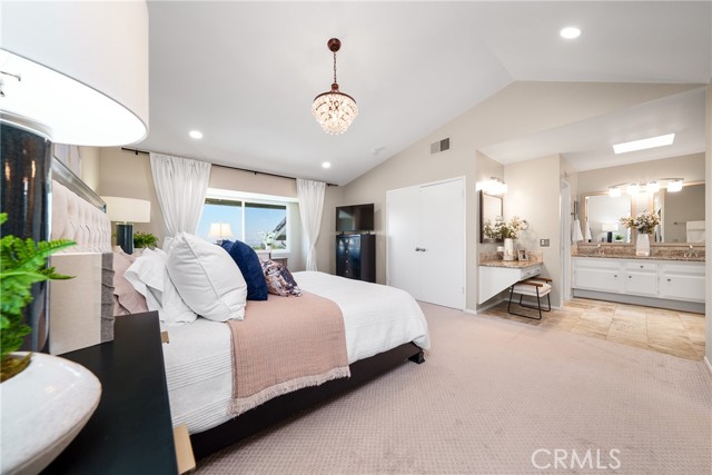 6691 E Smokewood Circle, Anaheim CA: https://media.crmls.org/medias/5d494ce3-ac91-4e39-8ee2-48179caa0eed.jpg