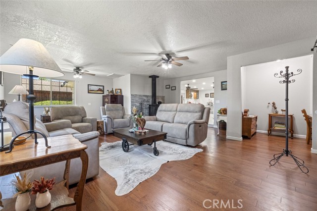 4742 Crow Road, Oakdale CA: https://media.crmls.org/medias/5d4a4275-6c5a-44e3-8baf-c294f851249d.jpg