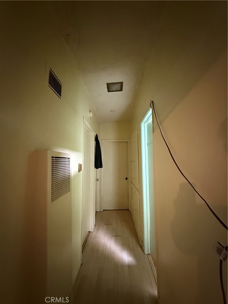 https://media.crmls.org/medias/5d4a9352-7a0f-4c71-9201-e59a660d4453.jpg?preset=X-Large