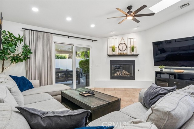 Detail Gallery Image 8 of 36 For 27920 Camp Plenty Rd, Canyon Country,  CA 91351 - 3 Beds | 2 Baths