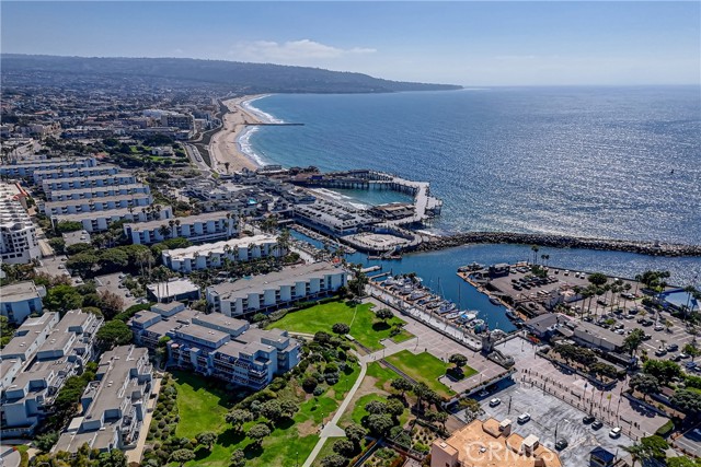 250 The Village #102, Redondo Beach, California 90277, 1 Bedroom Bedrooms, ,1 BathroomBathrooms,Residential,For Sale,The Village #102,SB25234286