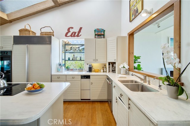Detail Gallery Image 7 of 54 For 19 N Vista De La Luna, Laguna Beach,  CA 92651 - 3 Beds | 2 Baths