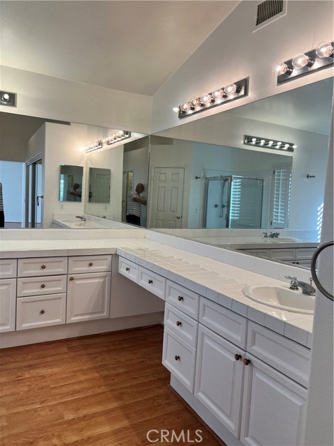 Detail Gallery Image 13 of 24 For 23616 Clearidge Dr, Valencia,  CA 91354 - 5 Beds | 3 Baths