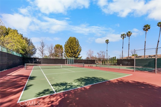 Detail Gallery Image 17 of 18 For 26323 Rainbow Glen, Newhall,  CA 91321 - 2 Beds | 2 Baths