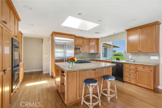 1951 Aliso Avenue, Costa Mesa CA: https://media.crmls.org/medias/5d4c368e-1ae6-44e6-aaa7-a340d7f24115.jpg
