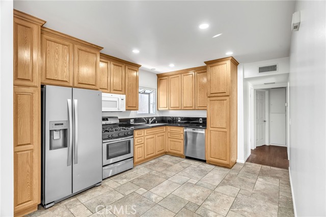 18414 East Benbow Street, Covina CA: https://media.crmls.org/medias/5d4cc543-0263-4c93-86bd-370cddc81494.jpg