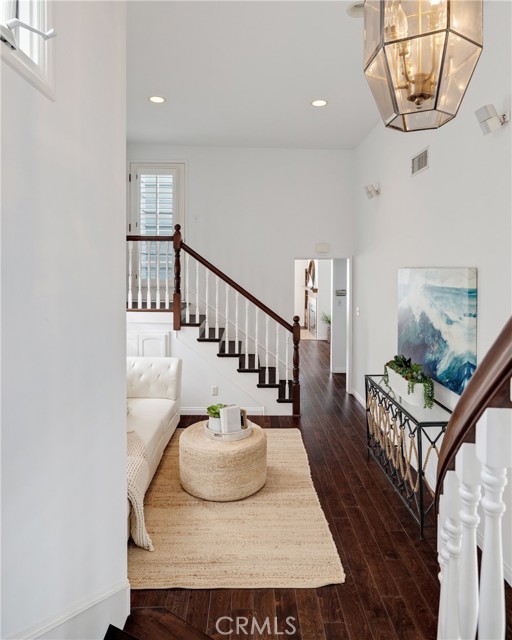 Second living room, vaulted ceilings