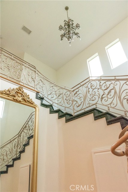 Detail Gallery Image 5 of 55 For 1137 N Banning Bld, Wilmington,  CA 90744 - 4 Beds | 5 Baths