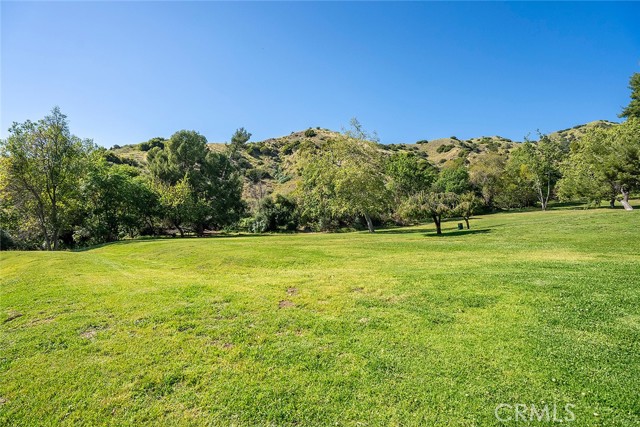 Detail Gallery Image 30 of 34 For 9512 via Venezia, Burbank,  CA 91504 - 3 Beds | 2 Baths