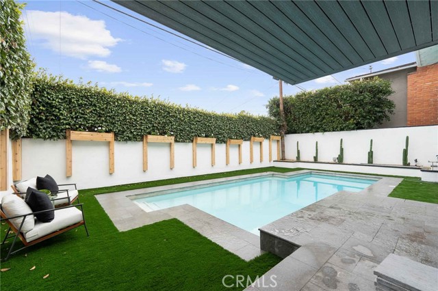2416 Palm Avenue, Manhattan Beach CA: https://media.crmls.org/medias/5d4dc632-d084-4de6-ae81-1fa23eb01ebc.jpg