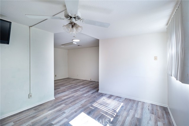 6340 Wilbur Avenue photo 10