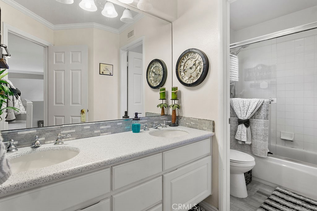 MLS #OC25250506 image #26