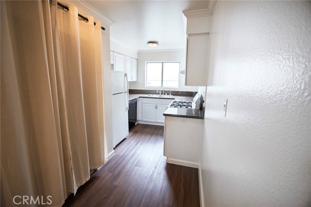 Detail Gallery Image 11 of 23 For 240 W Verdugo Ave #K,  Burbank,  CA 91502 - 2 Beds | 2 Baths