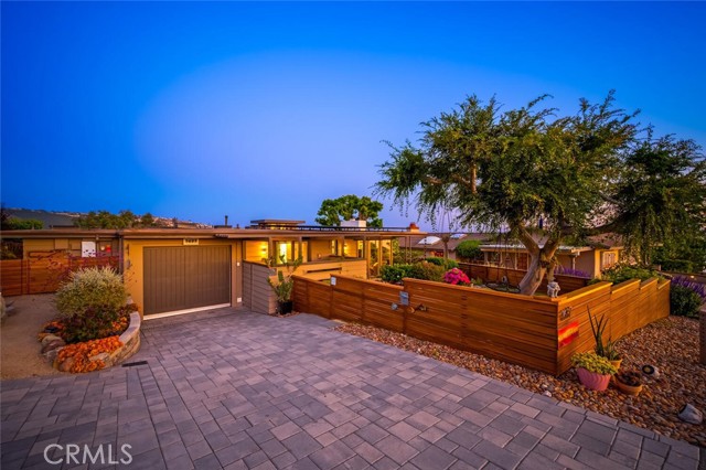 1687 Temple Hills Drive, Laguna Beach CA: https://media.crmls.org/medias/5d4efe41-93be-4f17-a9c5-a3c2526452c8.jpg
