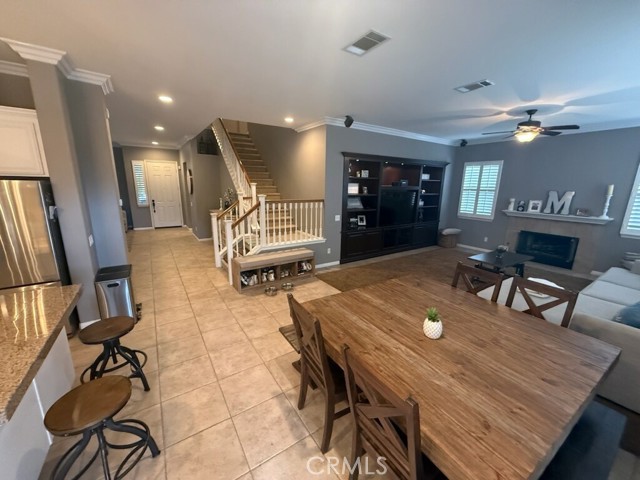 Detail Gallery Image 4 of 8 For 21109 Cross Creek, Saugus,  CA 91350 - 4 Beds | 3/1 Baths