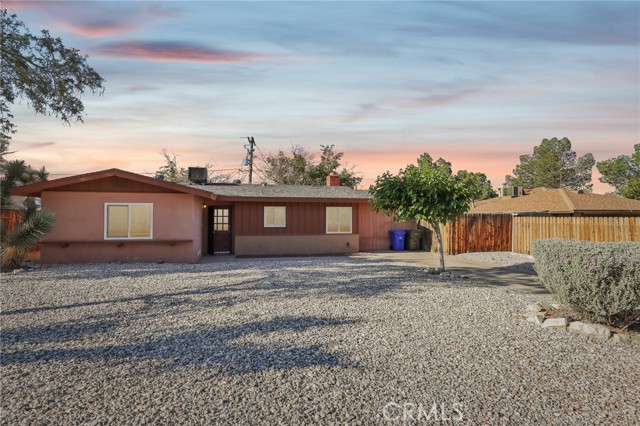 Image 2 for 23869 Tocaloma Rd, Apple Valley, CA 92307