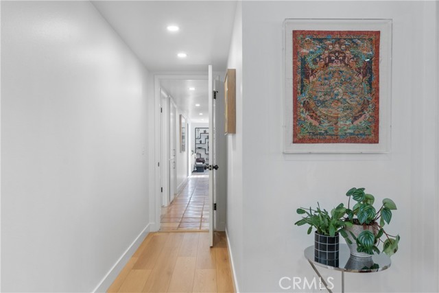 304 Larkspur Avenue, Corona del Mar CA: https://media.crmls.org/medias/5d50f61b-3ec7-4b6a-b8fb-5eae709c36b6.jpg