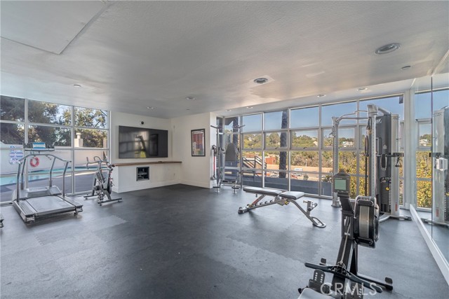 171 N Church Lane, Los Angeles CA: https://media.crmls.org/medias/5d50fe55-e1ca-4293-8457-e7cb8e293872.jpg