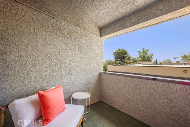 314 Lola Avenue, Pasadena CA: https://media.crmls.org/medias/5d5177a6-0e5d-4c3c-846e-5b1d723287cb.jpg