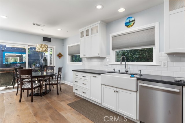 732 36th Street, Manhattan Beach, California 90266, 4 Bedrooms Bedrooms, ,3 BathroomsBathrooms,Residential,Sold,36th,SB21235456