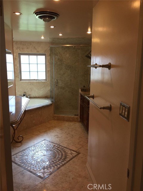 23439 Clarendon Street, Woodland Hills CA: https://media.crmls.org/medias/5d5267b8-5c4d-47f0-aa95-23f757cb010f.jpg