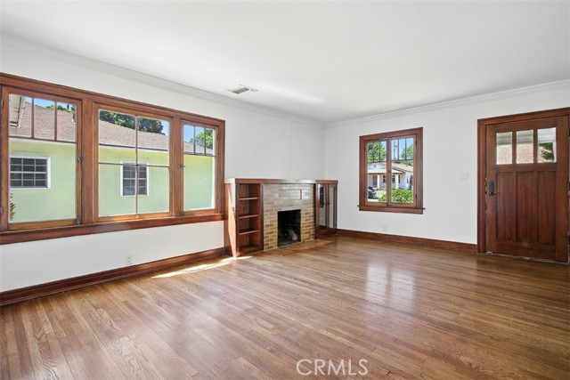 1206 N Keystone, Burbank CA: https://media.crmls.org/medias/5d52810e-f664-4900-ad6a-ace8d62adb38.jpg