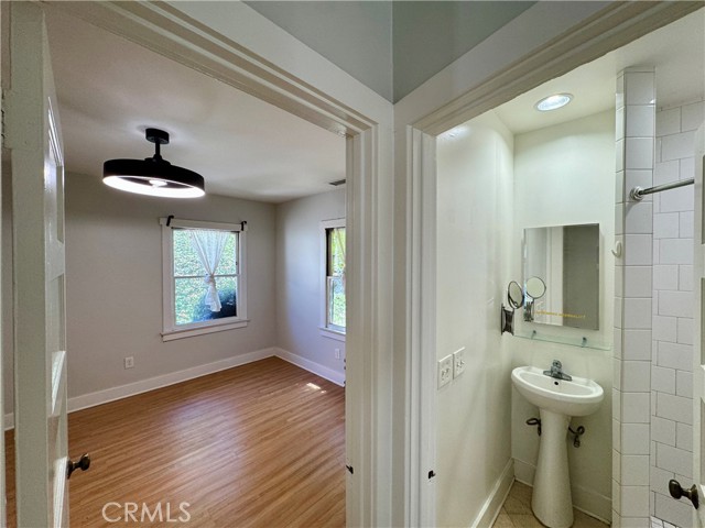 Detail Gallery Image 3 of 12 For 701 Mira Monte Pl, Pasadena,  CA 91101 - 1 Beds | 1 Baths