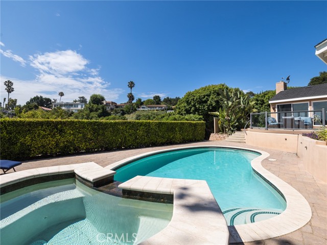 8 Stallion Road, Rancho Palos Verdes, California 90275, 2 Bedrooms Bedrooms, ,3 BathroomsBathrooms,Residential,Sold,Stallion,SB23146849