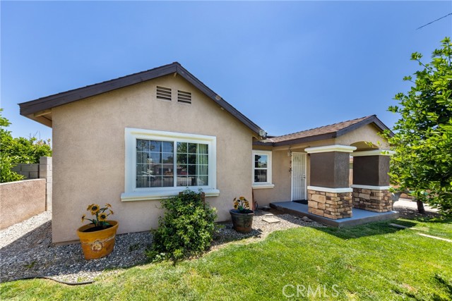 Detail Gallery Image 3 of 31 For 874 Chestnut Ave, Beaumont,  CA 92223 - 2 Beds | 1 Baths