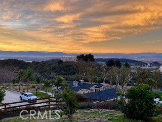 https://media.crmls.org/medias/5d53bbde-67d0-4e17-a7a6-2ff145da9f31.jpg?preset=X-Large