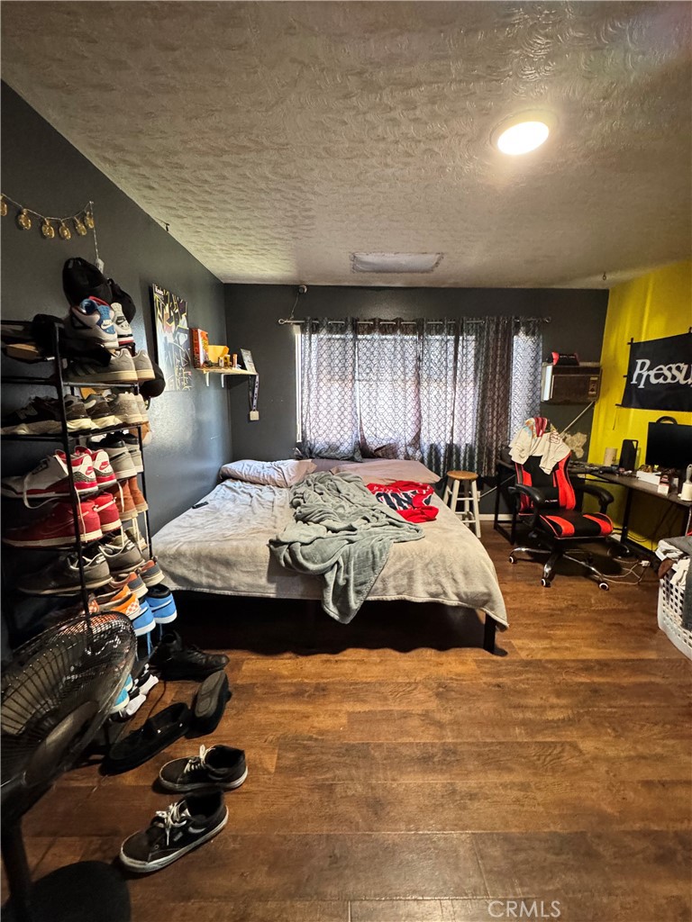 https://media.crmls.org/medias/5d53e177-4b07-4a15-9dd5-75f2dcfdfda2.jpg?preset=X-Large