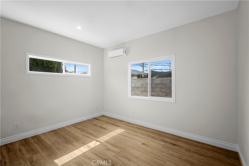 MLS #OC25259836 image #32